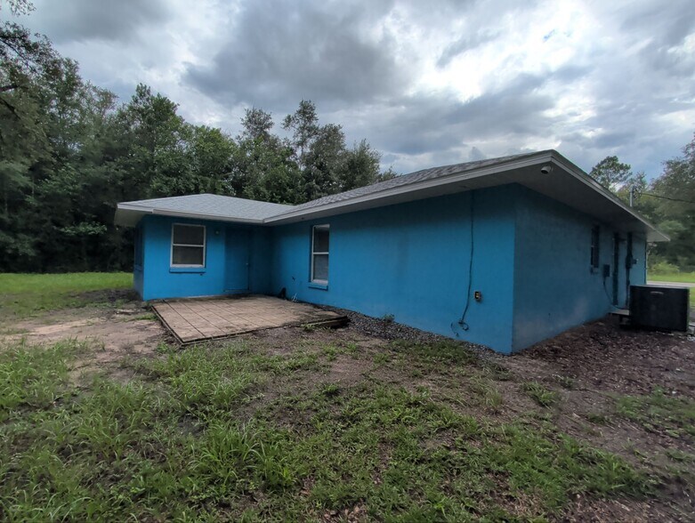 Building Photo - 8885 N Gilovu Dr