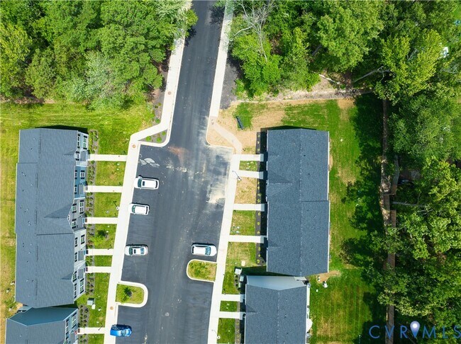 Building Photo - 1121 Canterbury Rdg Rd
