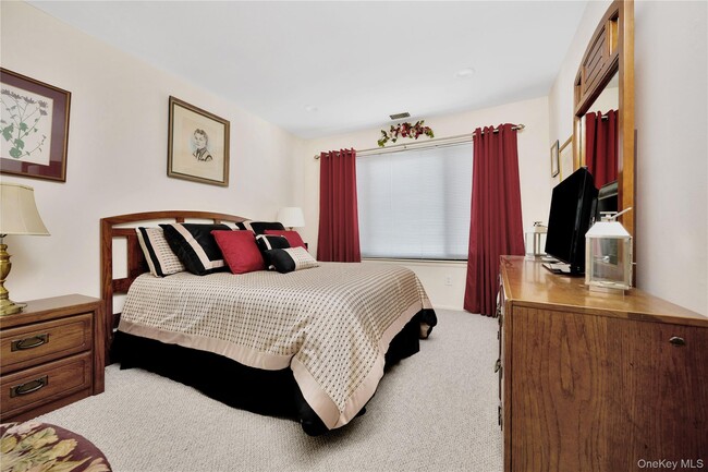 Building Photo - 4 Stanford Ct