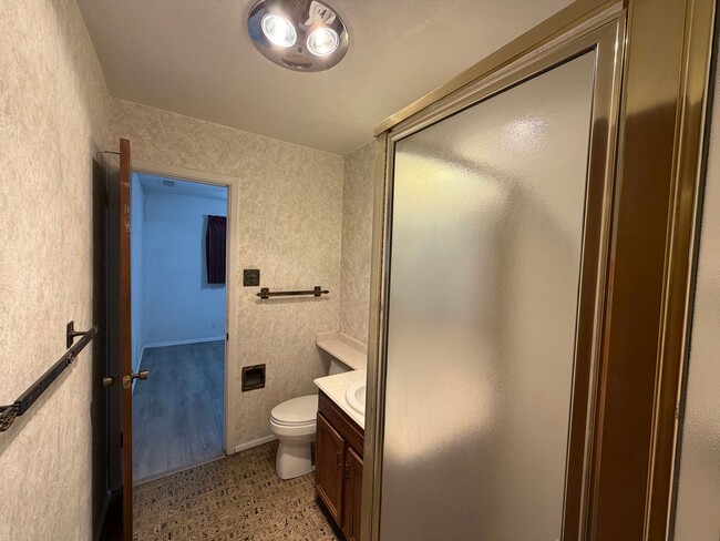 Building Photo - 2,800Sq Foot, 5 Bedroom Single Story Home Available Near Eubank Blvd NE & Copper Ave NE!