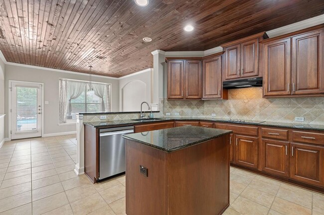 Building Photo - 1104 Lynsenko Dr