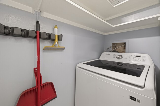 Building Photo - 3525 Sage Rd