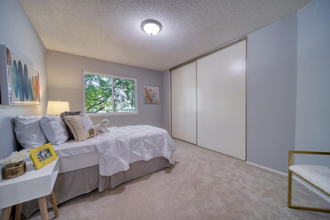 Bedroom 2 - 1178 N Abbott Ave