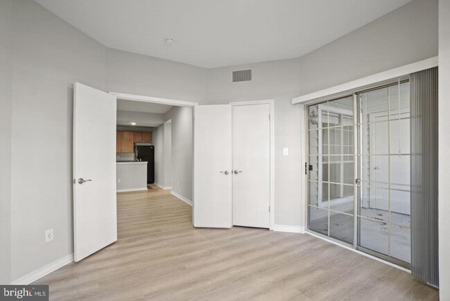 Building Photo - 3909 Penderview Dr