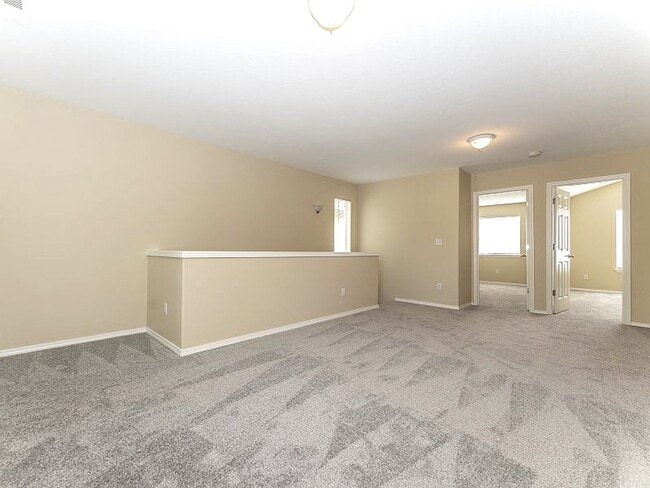 Building Photo - 176 SE 43rd Ave