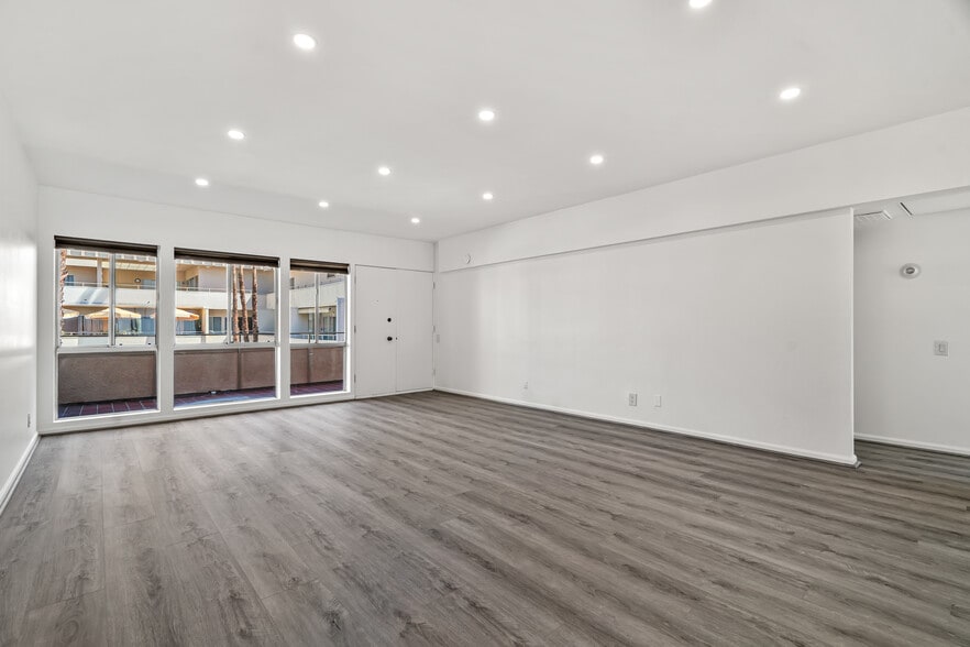 Building Photo - 277 E Alejo Rd