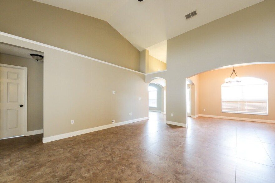 Building Photo - 2428 Timothy Ln