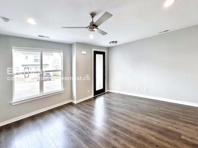 Building Photo - 203 Jeffries Wy