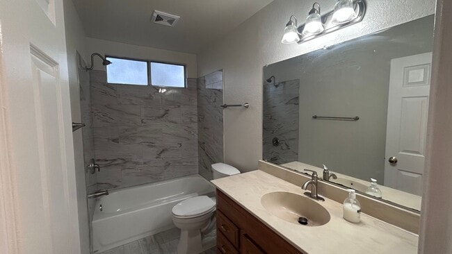 Building Photo - 1917 Coral Oak Ct