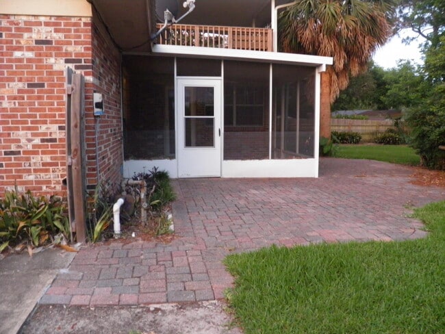 Building Photo - 212 Priscilla Dr