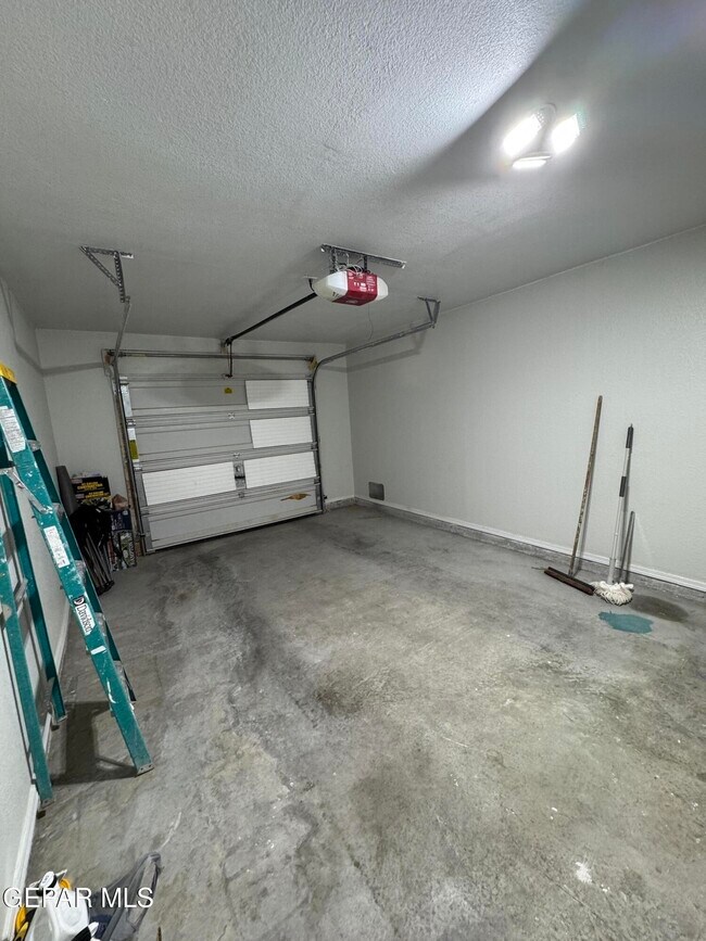 Building Photo - 14069 Jason Crandall Dr