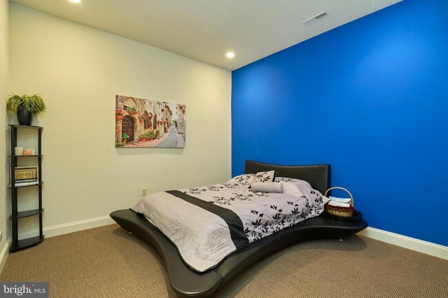 Building Photo - 7841 Montvale Way