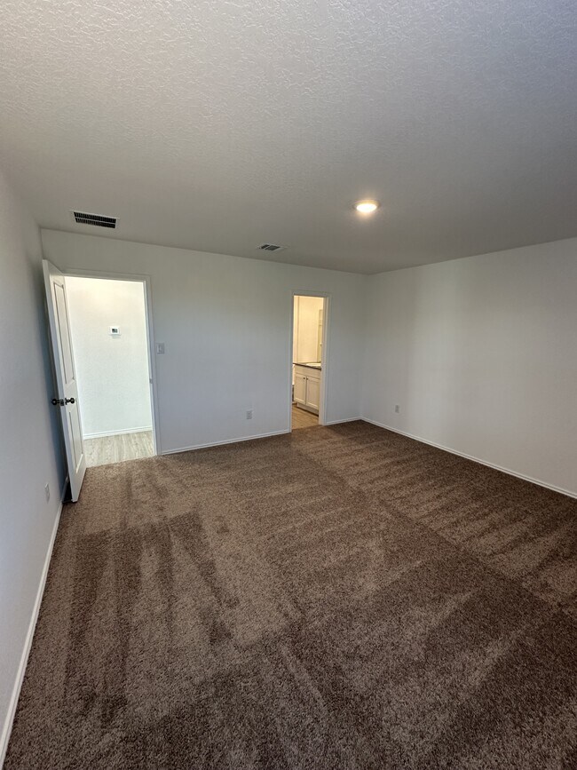 Building Photo - 3230 Carducci Dr