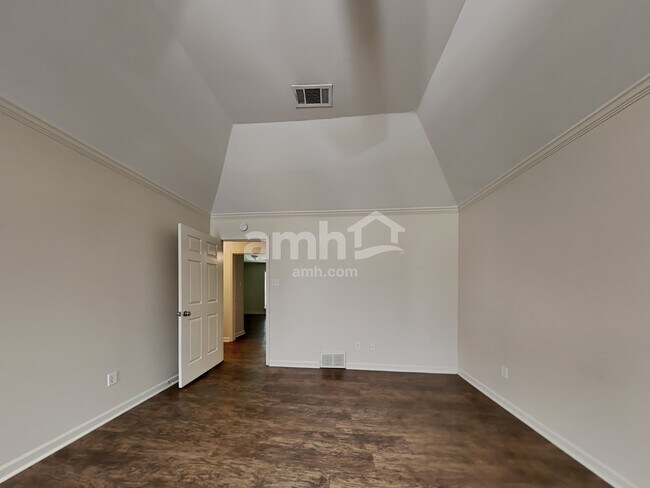 Building Photo - 6625 Laurel Valley Dr