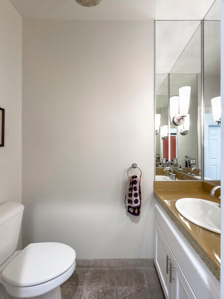 Building Photo - 4505 Carpinteria Ave