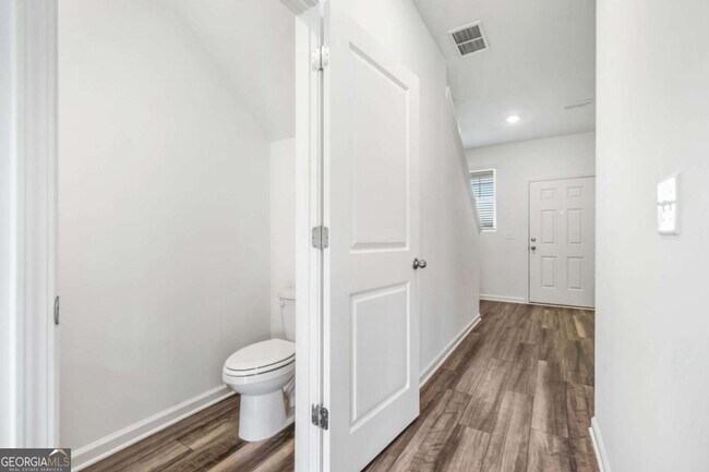 Building Photo - 104 Saginaw Ct