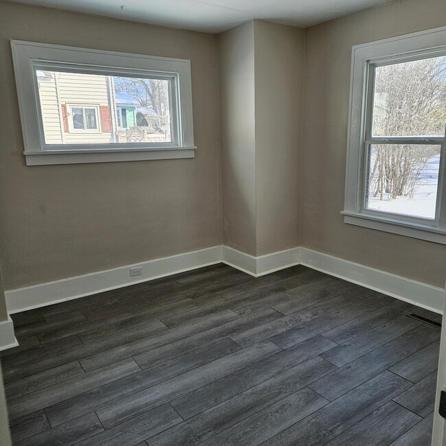 Building Photo - 35 Buffalo St