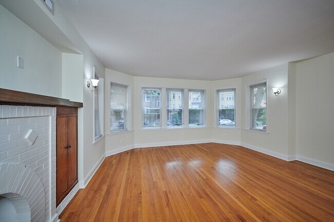 Building Photo - 6330 N Rockwell St