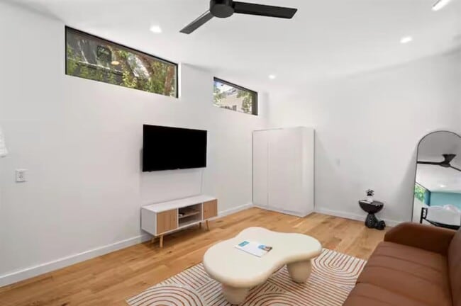 Building Photo - 1103 Cherico St