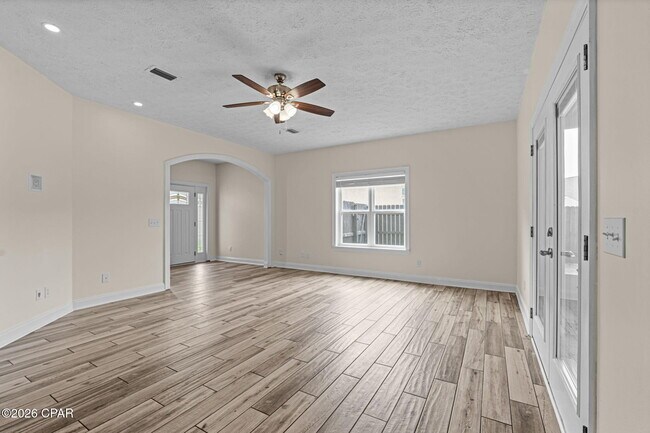 Building Photo - 203 Jase Ln