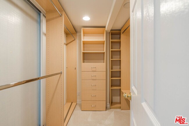Building Photo - 17241 Palisades Cir