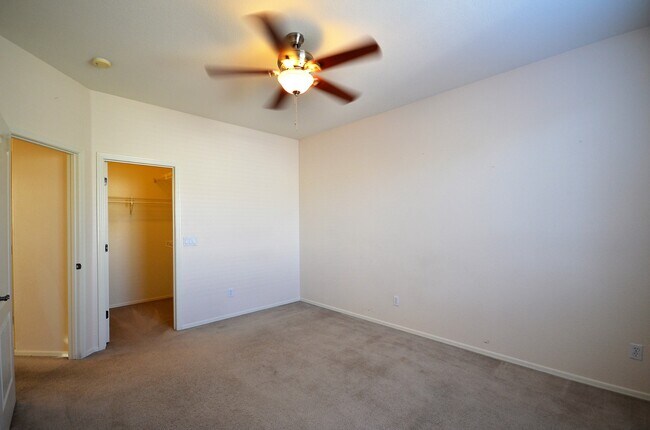 Building Photo - 3660 E Temecula Way