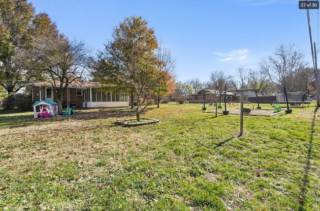 Building Photo - 3 Bedroom 2 Bathroom Springfield, MO