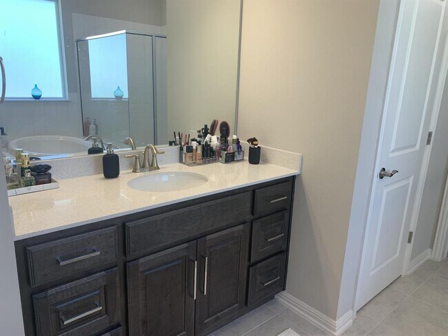 Building Photo - 12504 Ayrshire Wy