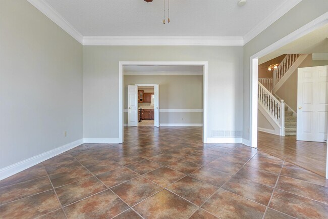 Building Photo - 4375 Big Horn Dr S