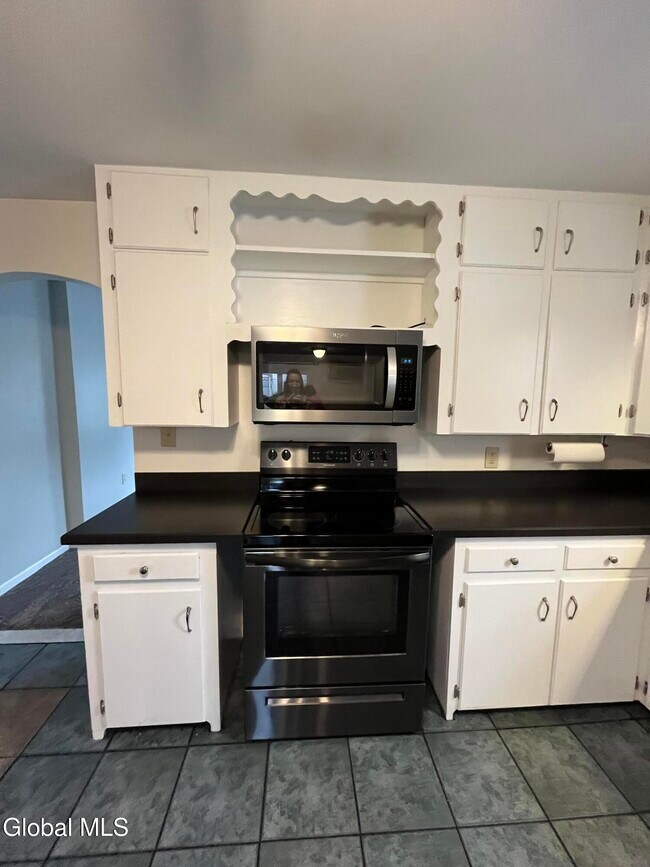 Building Photo - 36 Glenville St