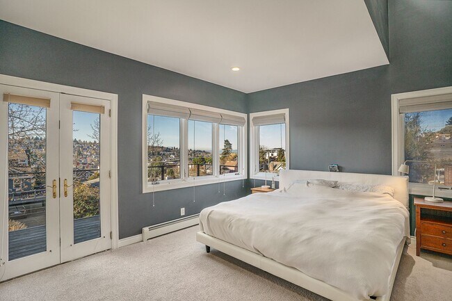 Building Photo - 4Bd/3.25Ba Seattle House