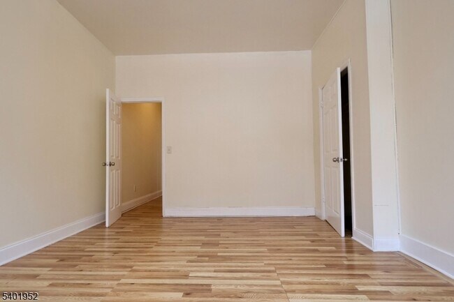 Building Photo - 292 S 8th St