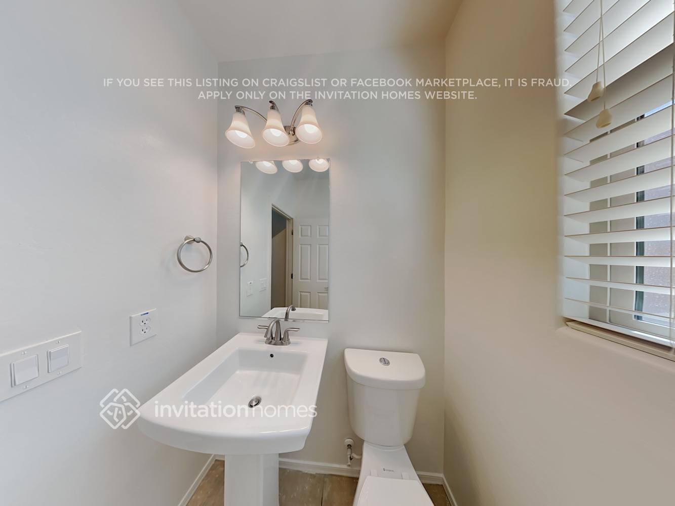 Building Photo - 162 N Sandal