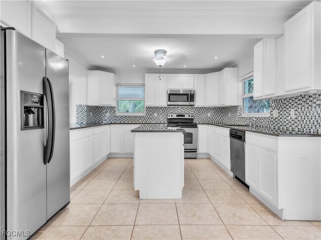 Building Photo - 5303 Mikado Ct