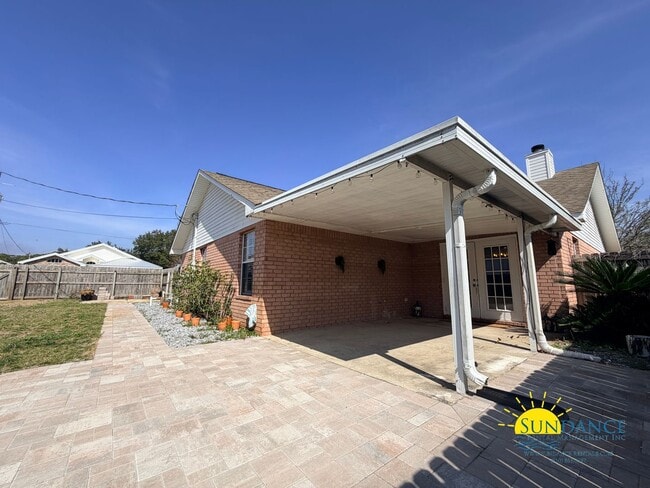 Building Photo - Charming Custom Details & Cul-de-Sac Living in Mary Esther!