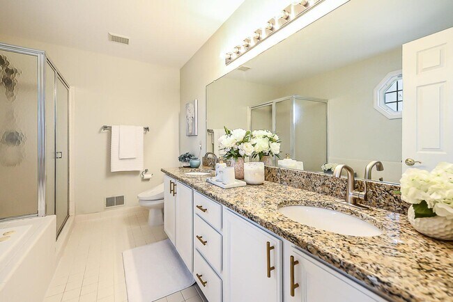 Building Photo - 2400 Rockport Ct