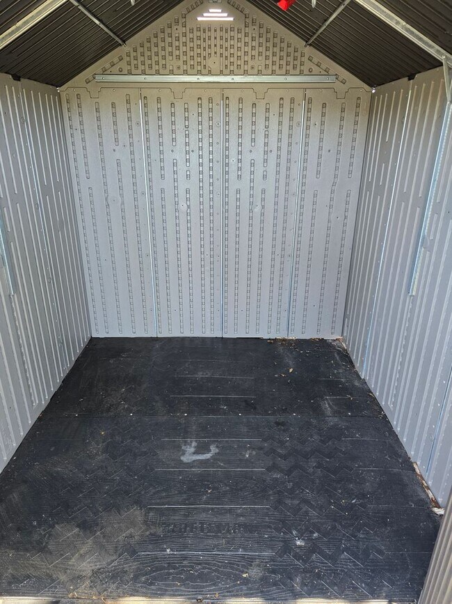 Building Photo - Live the Florida Lifestyle – Turnkey 2BR H...
