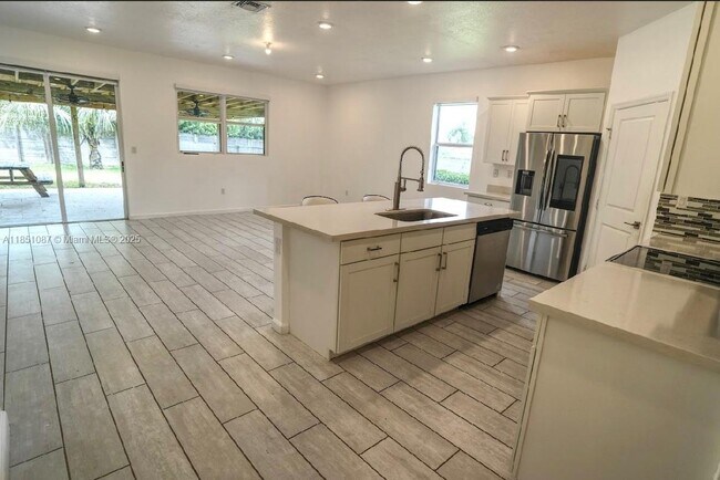 Building Photo - 30600 SW 193rd Ave