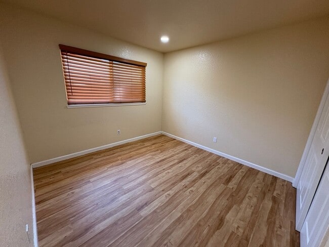 Building Photo - Comfortable place to call home
