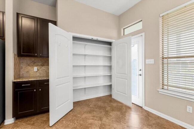 Building Photo - 105 Keo Keo Dr