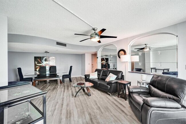 Building Photo - 100 Golden Isles Dr