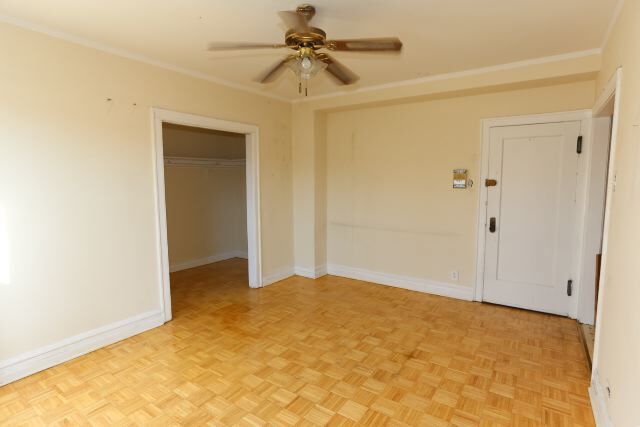 Building Photo - 653 W Belmont Ave