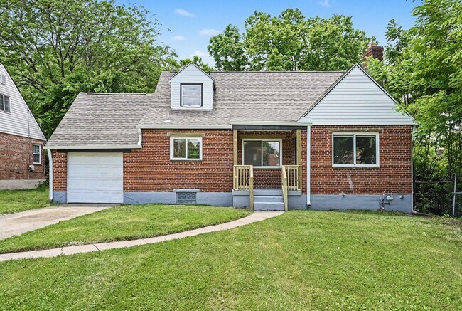Building Photo - Renovated 3 Bed 2 Bath Home