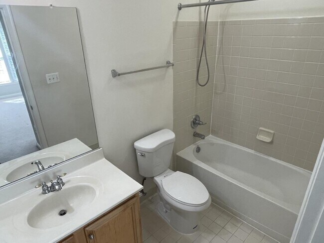 Building Photo - 21825 Wingfoot Ct