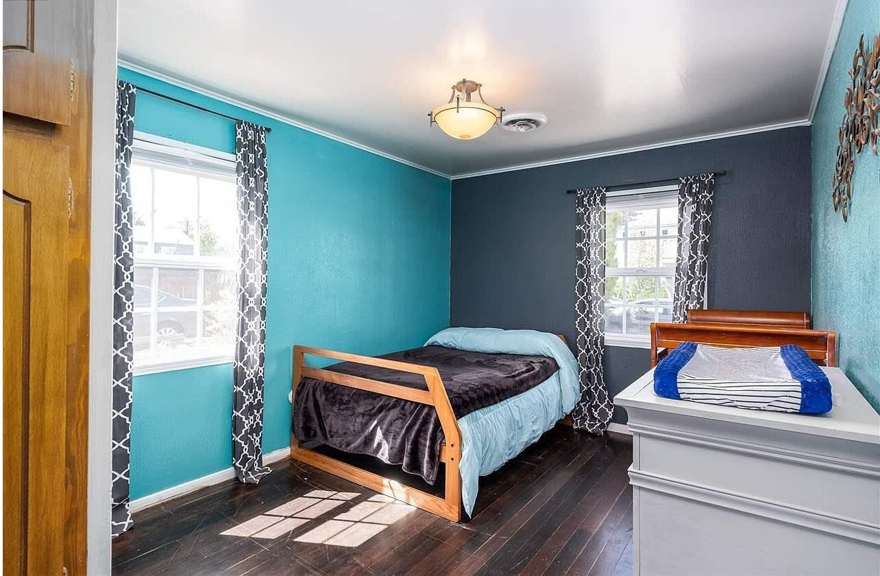 Building Photo - 1505 Thayer Dr