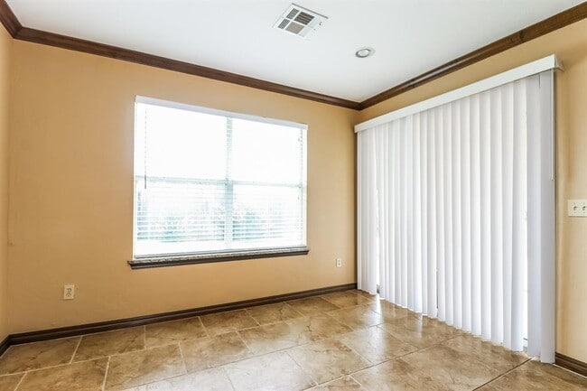 Building Photo - 504 NW 174th St