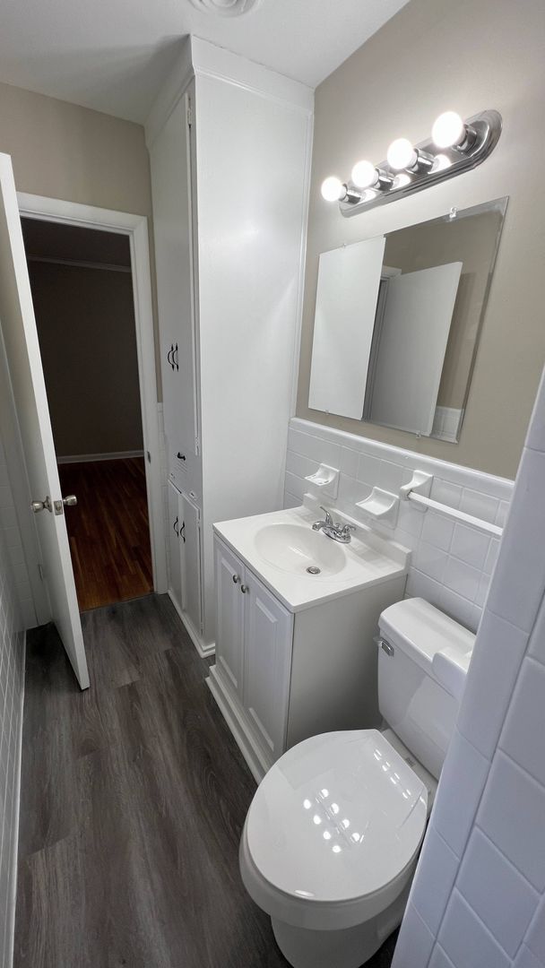 Building Photo - 3-Bedroom just waiting for you !