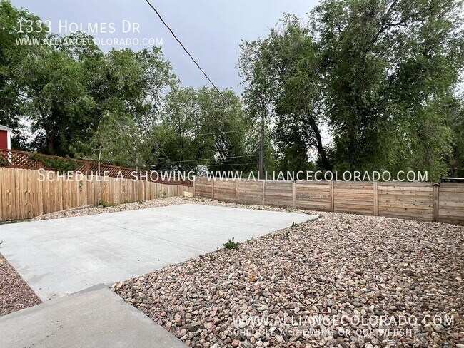 Building Photo - 1333 Holmes Dr