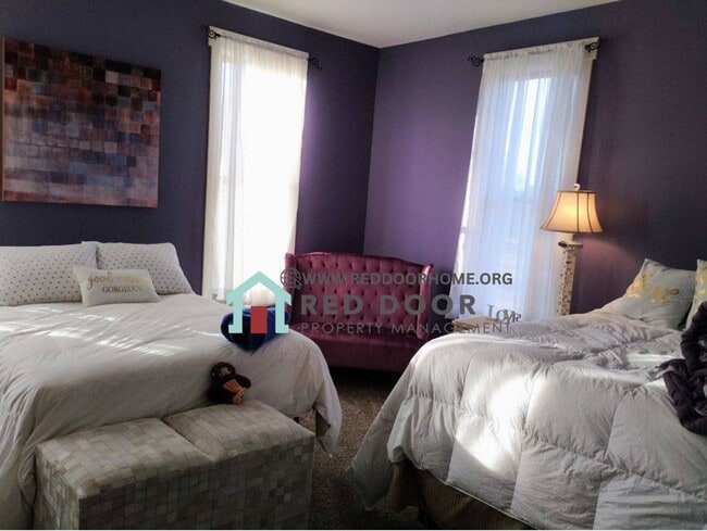 Building Photo - 400 6th Ave N