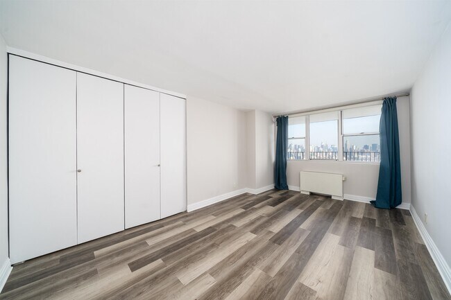 Building Photo - 6040 JFK Blvd E